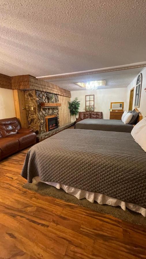 Cedar Wood 5* Deadwood