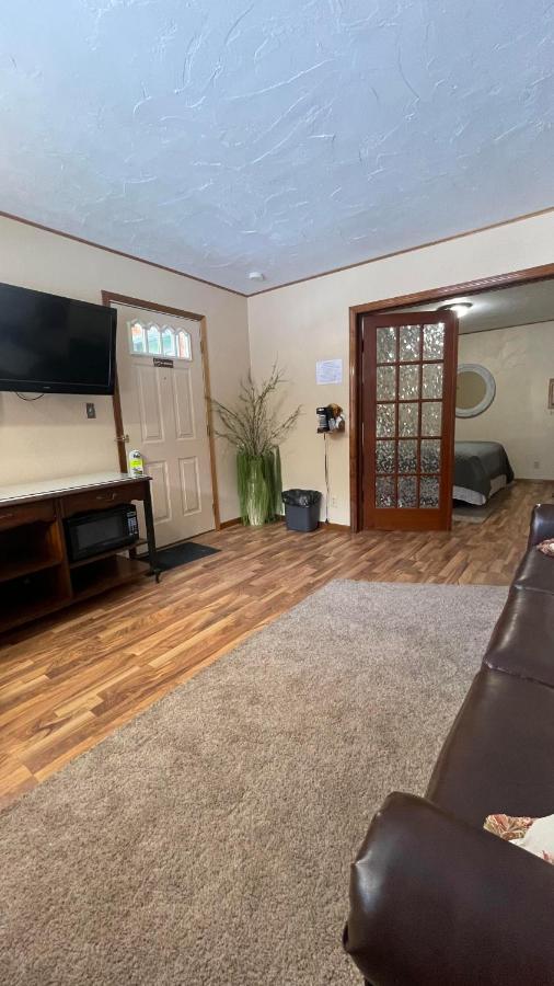 Cedar Wood 5* Deadwood