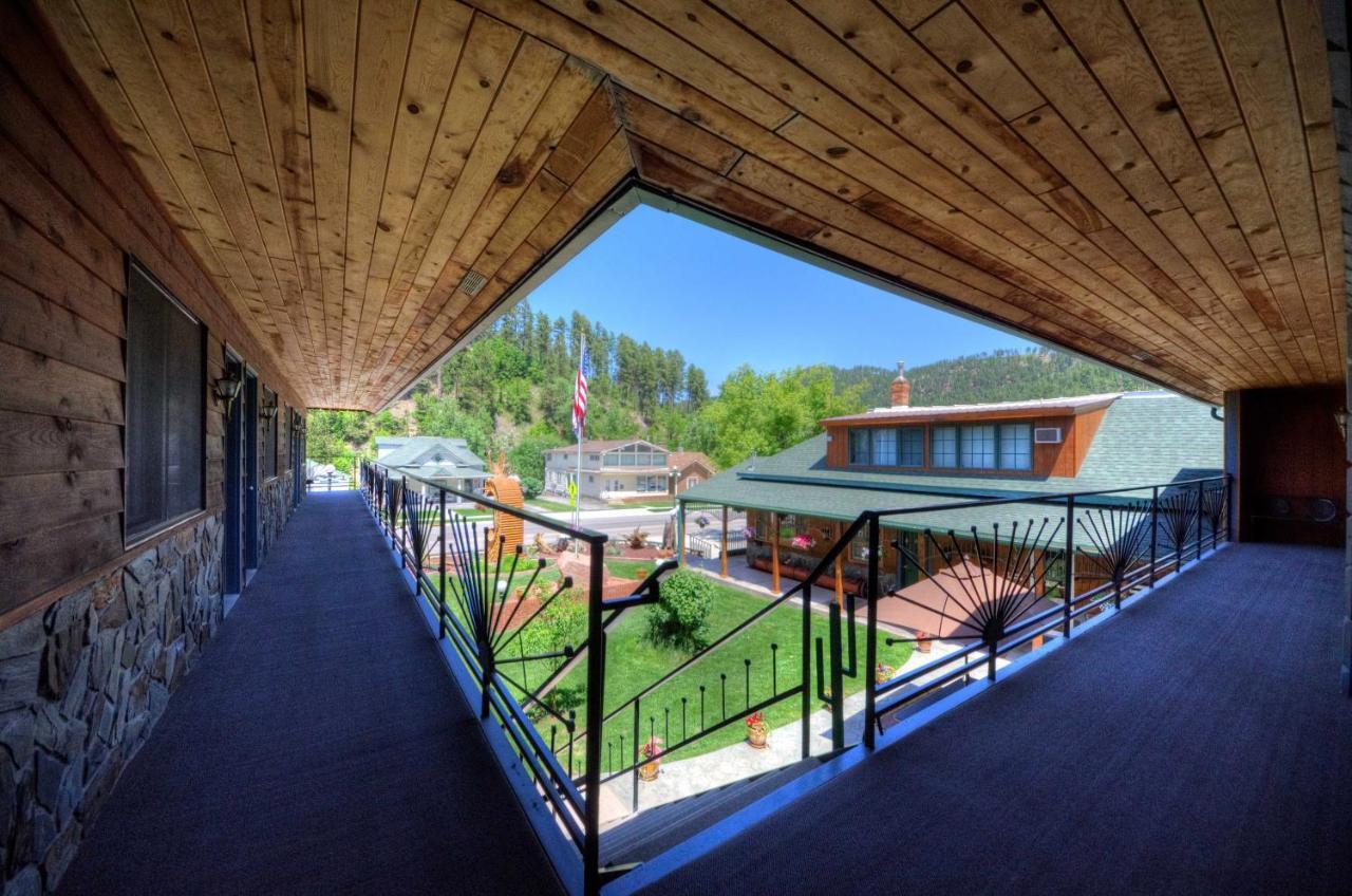 Cedar Wood 5*