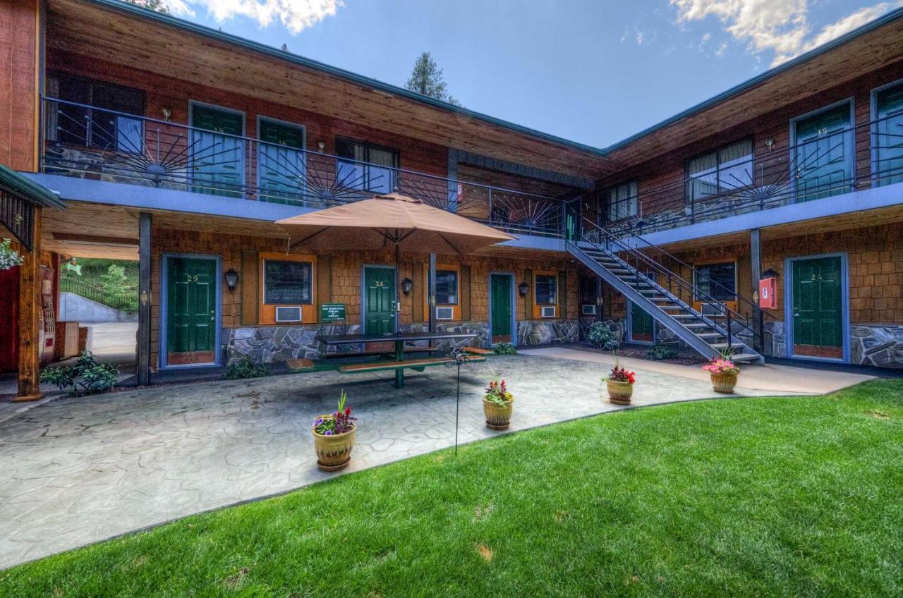 Hotel Cedar Wood